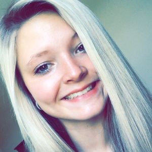 Meet your Posher, Angelena